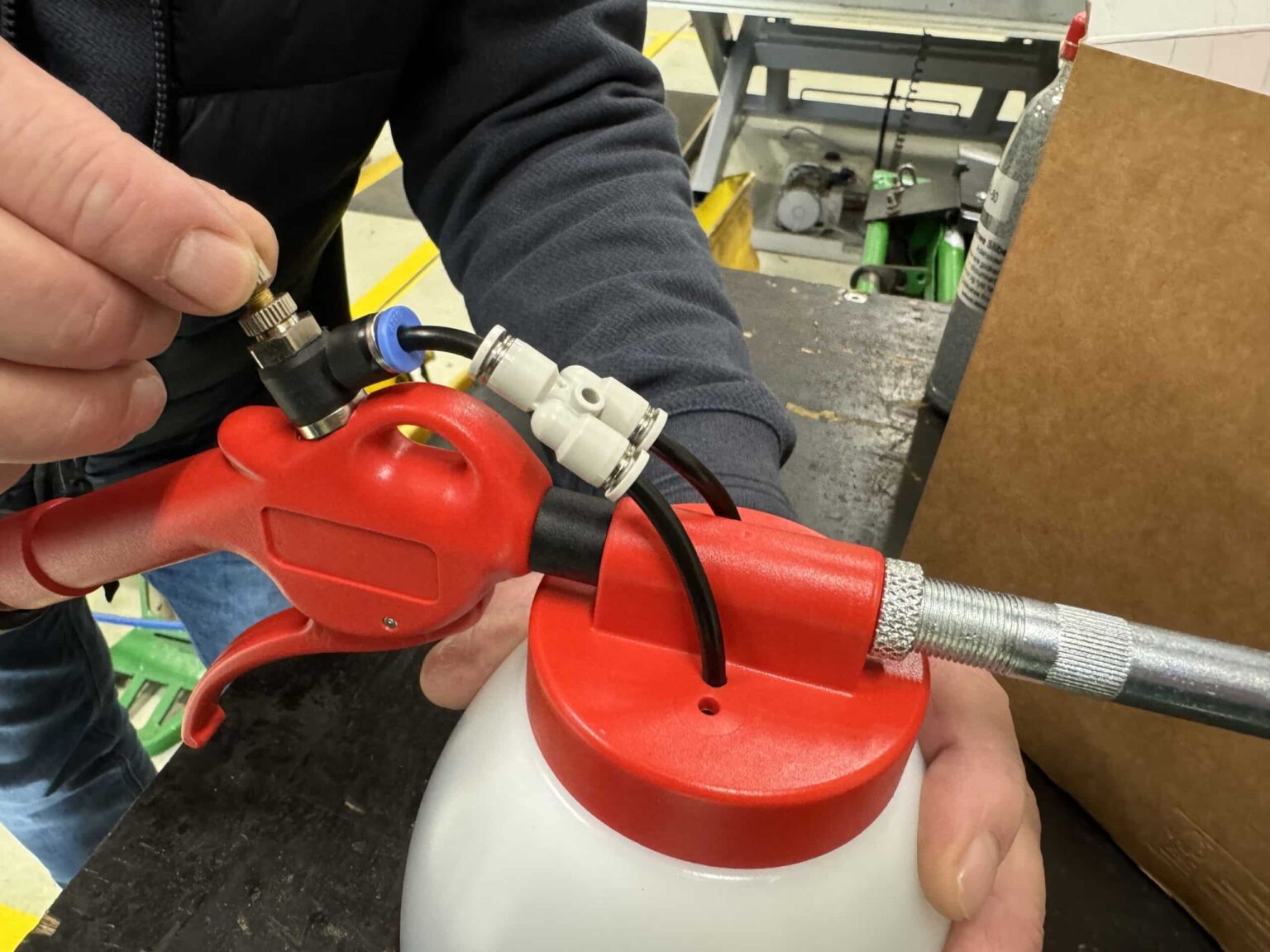 Gomowe backlapping spray gun